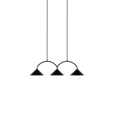 Se Globen Lighting Curve pendel 3 Sort ✔ Kæmpe udvalg i Globen Lighting ✔ Hurtig levering: 1 - 2 Hverdage samt billig fragt - Varenummer: KTT-576641-01 og barcode / Ean: '7319434520118 på lager - Udsalg på Belysning - Lamper - Loftslamper & pendler Spar op til 65% - Over 1300 kendte brands på udsalg