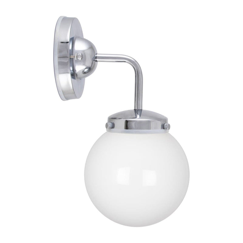 Se Globen Lighting Alley 1 væglampe IP44 Krom/Hvid ✔ Kæmpe udvalg i Globen Lighting ✔ Hurtig levering: 1 - 2 Hverdage samt billig fragt - Varenummer: KTT-576668-01 og barcode / Ean: &