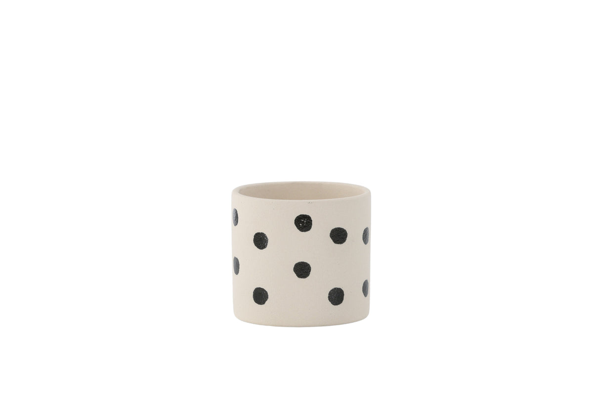 Se VENTURE DESIGN Sane potte, rund - hvid/sorte prikker stentøj (11x11x10) ❤ Kæmpe udvalg i Venture Design - Køb online på udsalg og tilbud lige nu ❤ Meget billig fragt og hurtig levering: 1 - 2 hverdage - Varenummer: Boboonline-113681 og barcode / Ean: 7340220820587 på lager - Udsalg på Interiør,Dekoration,Vaser, urtepotter og krukker,
Interiør,
Dekoration Spar op til 51% - Over 785 kendte brands på udsalg