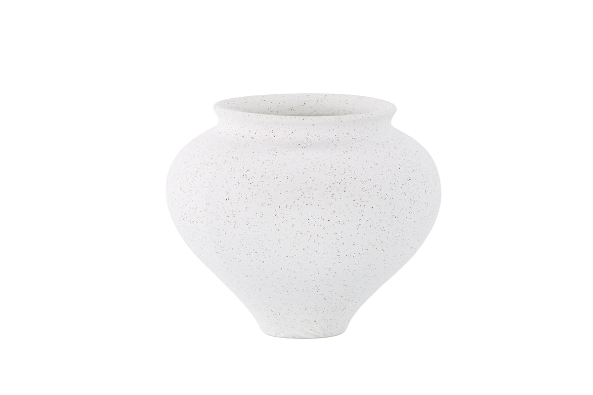 Se VENTURE DESIGN Rellis vase, rund - hvid/sorte prikker keramik (D11xH18xB18) ❤ Kæmpe udvalg i Venture Design - Køb online på udsalg og tilbud lige nu ❤ Meget billig fragt og hurtig levering: 1 - 2 hverdage - Varenummer: Boboonline-113588 og barcode / Ean: 7340220820723 på lager - Udsalg på Interiør,Dekoration,Vaser, urtepotter og krukker,
Interiør,
Dekoration, Spar op til 51% - Over 785 kendte brands på udsalg