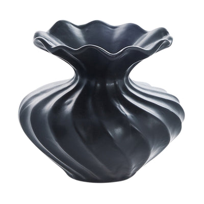 Se Lene Bjerre Susille vase 14 cm Black ✔ Kæmpe udvalg i Lene Bjerre ✔ Hurtig levering: 1 - 2 Hverdage samt billig fragt - Varenummer: KTT-584852-01 og barcode / Ean: '5705764771139 på lager - Udsalg på Indretning - Dekoration - Vaser Spar op til 52% - Over 857 kendte brands på udsalg