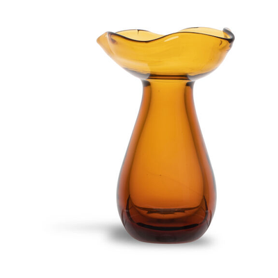 Se Sagaform Viva vase mini 14 cm Amber ✔ Kæmpe udvalg i Sagaform ✔ Hurtig levering: 1 - 2 Hverdage samt billig fragt - Varenummer: KTT-587180-01 og barcode / Ean: '7394150184295 på lager - Udsalg på Indretning - Dekoration - Vaser Spar op til 57% - Over 1334 design mærker på udsalg