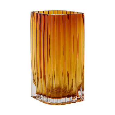 Se AYTM Folium vase 20 cm Amber ✔ Kæmpe udvalg i AYTM ✔ Hurtig levering: 1 - 2 Hverdage samt billig fragt - Varenummer: KTT-587576-01 og barcode / Ean: '5704444085535 på lager - Udsalg på Indretning - Dekoration - Vaser Spar op til 65% - Over 1334 design brands på udsalg