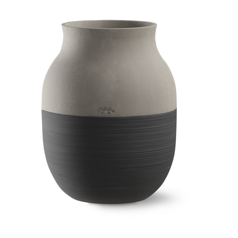 Se Kähler Omaggio Circulare Vase H20 cm Antracitgrå ✔ Kæmpe udvalg i Kähler ✔ Hurtig levering: 1 - 2 Hverdage samt billig fragt - Varenummer: KTT-594077-01 og barcode / Ean: &