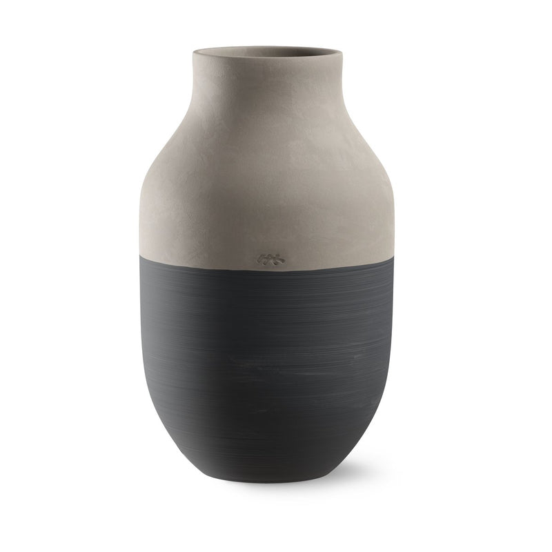 Se Kähler Omaggio Circulare Vase H31 cm Antracitgrå ✔ Kæmpe udvalg i Kähler ✔ Hurtig levering: 1 - 2 Hverdage samt billig fragt - Varenummer: KTT-594079-01 og barcode / Ean: &