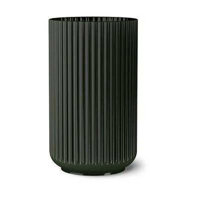 Se Lyngby Porcelæn Lyngby vase Mørkegrøn, 31 cm ✔ Kæmpe udvalg i Lyngby Porcelæn ✔ Hurtig levering: 1 - 2 Hverdage samt billig fragt - Varenummer: KTT-594081-01 og barcode / Ean: '5711507006338 på lager - Udsalg på Indretning - Dekoration - Vaser Spar op til 52% - Over 1354 kendte brands på udsalg