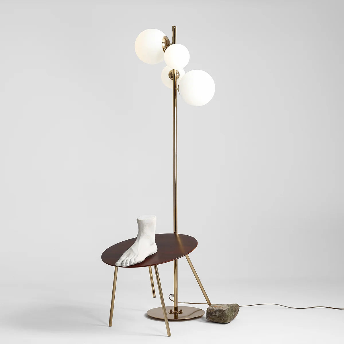 Se Dizzy - Gulvlampe i guldfarvet metal og hvidt glas ❤ Kæmpe udvalg i 3-nordic - Køb online på udsalg og tilbud lige nu ❤ Lav fragtpris og hurtig levering - Varenummer: 3-nordic-8753 og barcode / Ean: på lager - Udsalg på Lamper - Gulvlamper Spar stort – op til 53% - Over 2.739 brands med kæmpe udsalg