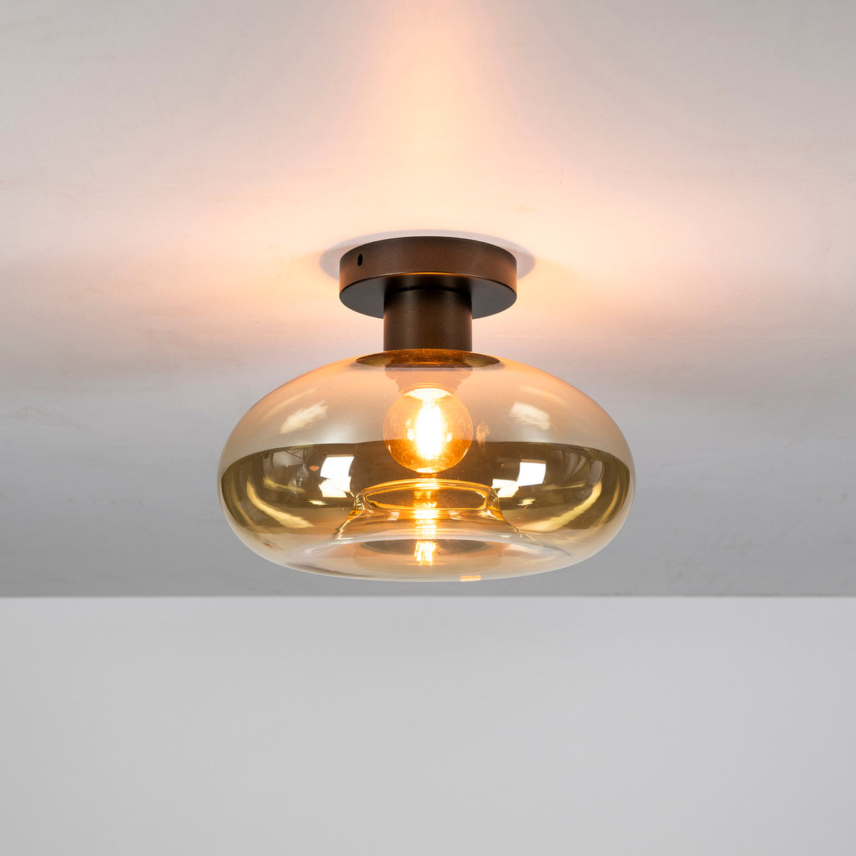 Se Iris- Plafond i ravfarvet glas Levering uden pære ❤ Kæmpe udvalg i 3-nordic - Køb online på udsalg og tilbud lige nu ❤ Billig fragt og hurtig levering - Varenummer: 3-nordic-8942-7397 og barcode / Ean: på lager - Udsalg på Lamper - Loftlamper - pendler - Plafond lamper & lysekroner Spar helt op til 79% - Kæmpe udsalg på over 739 brands