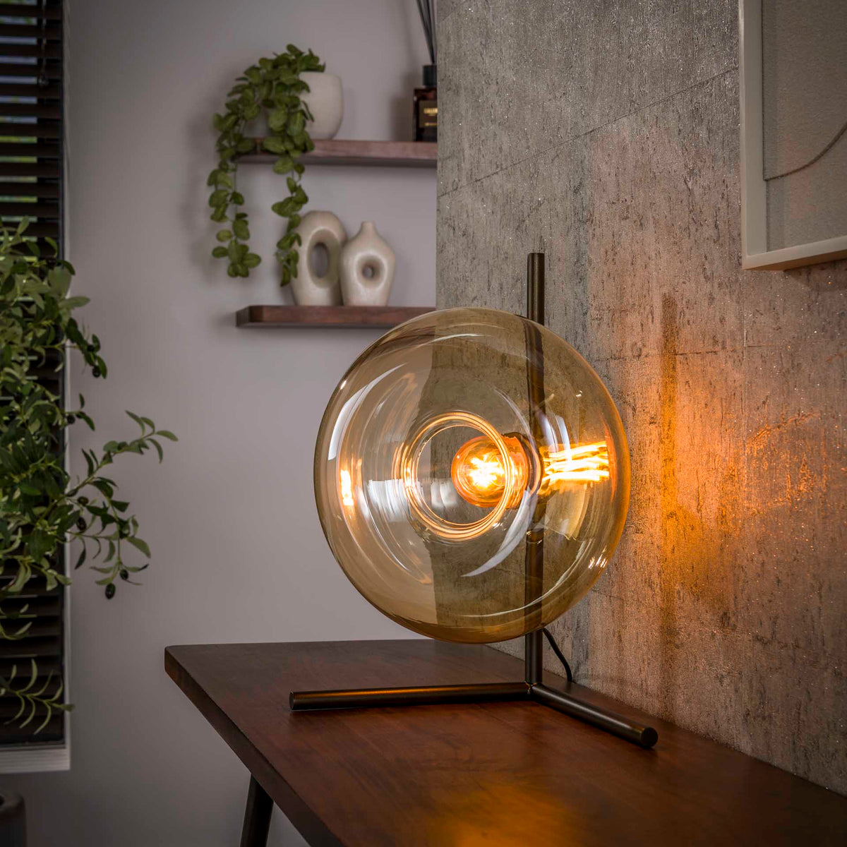 Se Iris- Bordlampe i ravfarvet glas og bronzefarvet metal Levering med pære(r) ❤ Kæmpe udvalg i 3-nordic - Køb online på udsalg og tilbud lige nu ❤ Hurtig levering til lave fragtpriser - Varenummer: 3-nordic-8943-7400 og barcode / Ean: på lager - Udsalg på Lamper - Bordlamper Store besparelser – op til 67% - Store besparelser på over 2.281 brands