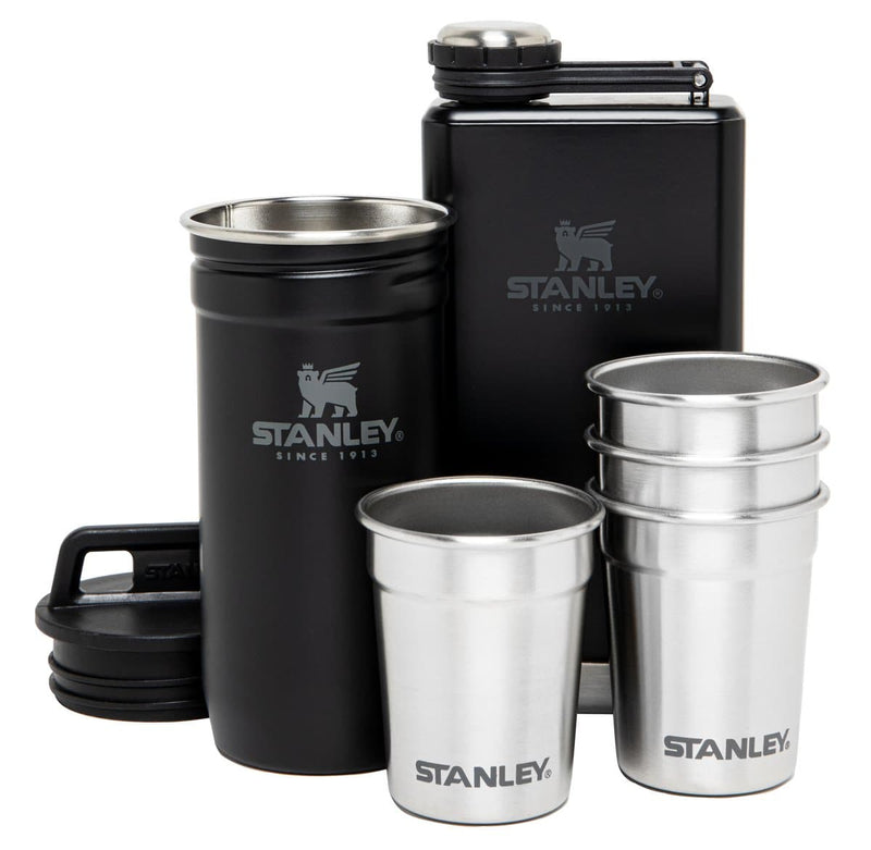 Se Stanley Stanley Flaske & 4 shotglas Rustfrit stål-matsort ✔ Kæmpe udvalg i Stanley ✔ Hurtig levering: 1 - 2 Hverdage samt billig fragt - Varenummer: KTT-610625-01 og barcode / Ean: &