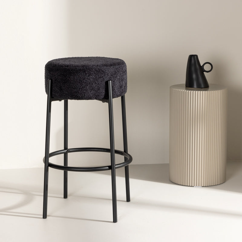 Se Lerwick- Barstol i metal og sort boucle, højde 70 cm. ❤ Kæmpe udvalg i 3-nordic - Køb online på udsalg og tilbud lige nu ❤ Super billig fragt og lynhurtig levering - Varenummer: 3-nordic-8832 og barcode / Ean: på lager - Udsalg på Spisestue - Barstole Få op til 63% i rabat - Over 1.798 brands samlet på udsalg