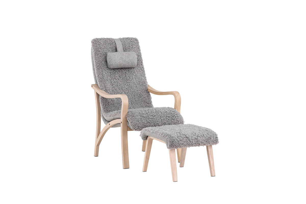Venture Design Fårö lænestol med fodskammel og nakkepude i lysegrå polyester