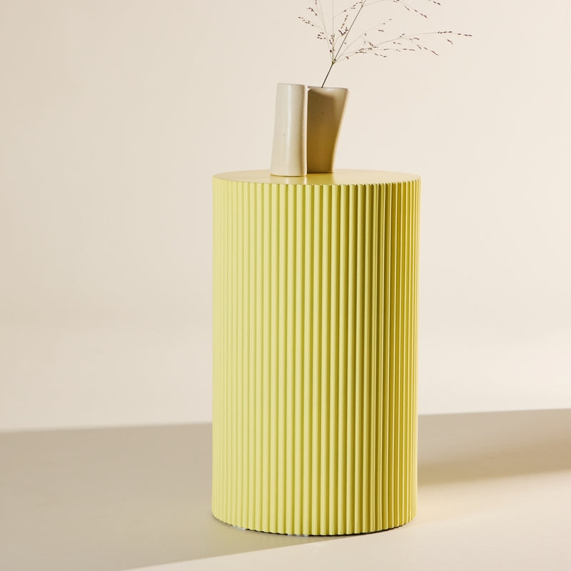 Se Luups - Sidebord/blomstersøjle i lysegul MDF, diameter 30,5 cm. ❤ Kæmpe udvalg i 3-nordic - Køb online på udsalg og tilbud lige nu ❤ Billig fragt • Hurtig levering - Varenummer: 3-nordic-8811 og barcode / Ean: på lager - Udsalg på Dagligstue - Sofaborde - Moderne designs - unikt, nytænkende og individuelt Få op til 63% i rabat - Over 1.798 brands samlet på udsalg