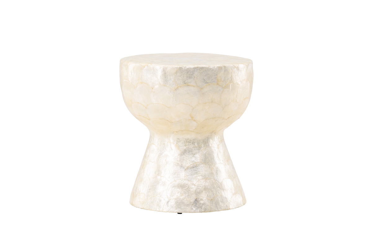 Se VIND COLLECTION Sandön sofabord, rund - beige capiz (Ø40) ❤ Kæmpe udvalg i VIND Collection - Køb online på udsalg og tilbud lige nu ❤ Meget billig fragt og hurtig levering: 1 - 2 hverdage - Varenummer: Boboonline-115452 og barcode / Ean: 7340220831125 på lager - Udsalg på Møbler,Borde,Sofaborde,
Møbler,
Borde,
Runde sofaborde,
Små sofaborde,
Specielle sofa Spar op til 51% - Over 785 kendte brands på udsalg
