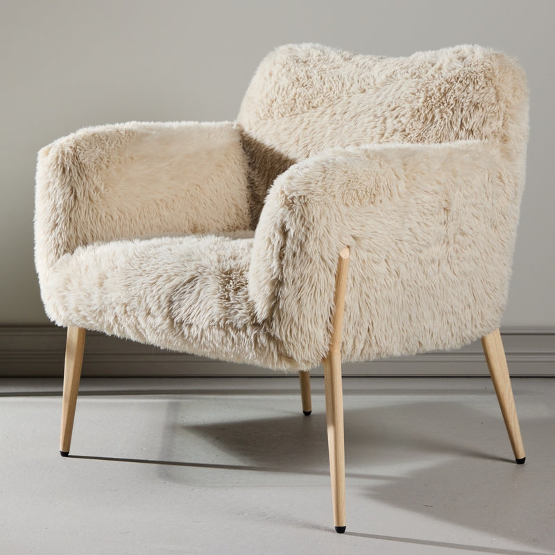 Se Gonzo - Lænestol i beige stof og metalben ❤ Kæmpe udvalg i 3-nordic - Køb online på udsalg og tilbud lige nu ❤ Billig fragt og hurtig levering - Varenummer: 3-nordic-8885 og barcode / Ean: på lager - Udsalg på Dagligstue - Lænestole Spar stort – op til 59% - Over 2.739 kendte mærker online