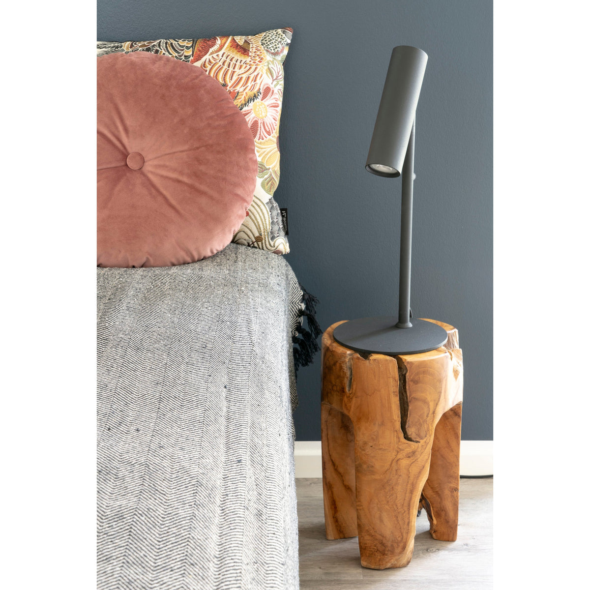 Se House Nordic - Paris Bordlampe, Sort, H:47cm ❤ Kæmpe udvalg i House Nordic - Køb online på udsalg og tilbud lige nu ❤ Lav fragtpris og hurtig levering - Varenummer: Bolig&Haven-42408803500284 og barcode / Ean: 5713917016891 på lager - Udsalg på Spar helt op til 57% - Kæmpe udsalg på over 739 brands