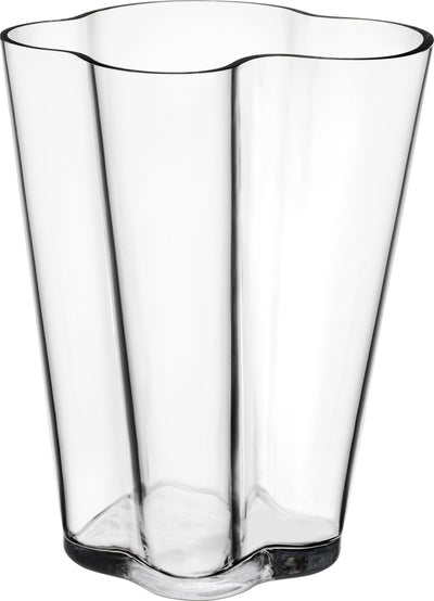 Se Iittala Aalto Vase 27 cm Klar Str 27 cm - Vaser ❤ Stort online udvalg i Iittala ❤ Meget billig fragt og hurtig levering: 1 - 2 hverdage - Varenummer: MGS-S00503623 og barcode / Ean: 6411923667272 på lager - Udsalg på Bolig - Interiør - Vaser & urtepotteskjulere - Vaser Spar op til 51% - Over 1112 kendte brands på udsalg