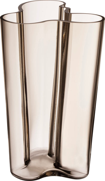 Se Iittala Aalto Vase 25,1 cm Linen Str 25,1 cm - Vaser ❤ Stort online udvalg i Iittala ❤ Meget billig fragt og hurtig levering: 1 - 2 hverdage - Varenummer: MGS-S00503622 og barcode / Ean: 6411923667906 på lager - Udsalg på Bolig - Interiør - Vaser & urtepotteskjulere - Vaser Spar op til 66% - Over 1112 kendte brands på udsalg