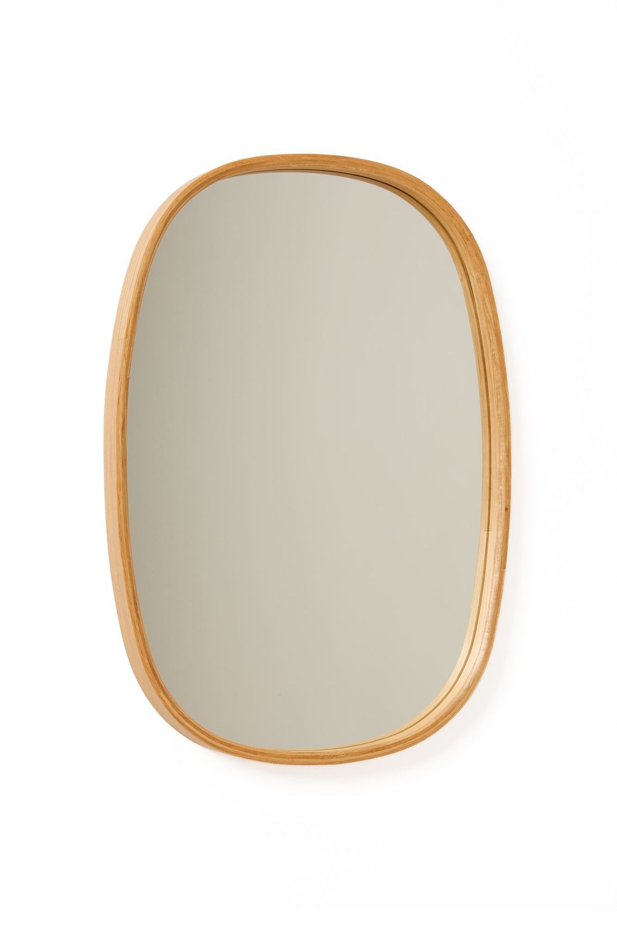 Se NORDVÄRK Cloudy 38 vægspejl, rektangulær - spejlglas og natur egetræ (55x38) ❤ Kæmpe udvalg i NORDVÄRK - Køb online på udsalg og tilbud lige nu ❤ Super billig fragt og lynhurtig levering - Varenummer: Boboonline-125136 og barcode / Ean: 8684284116224 på lager - Udsalg på Interiør,
Spejle,
Entré,
Entréspejle Spar helt op til 73% - Stort udsalg på over 739 brands