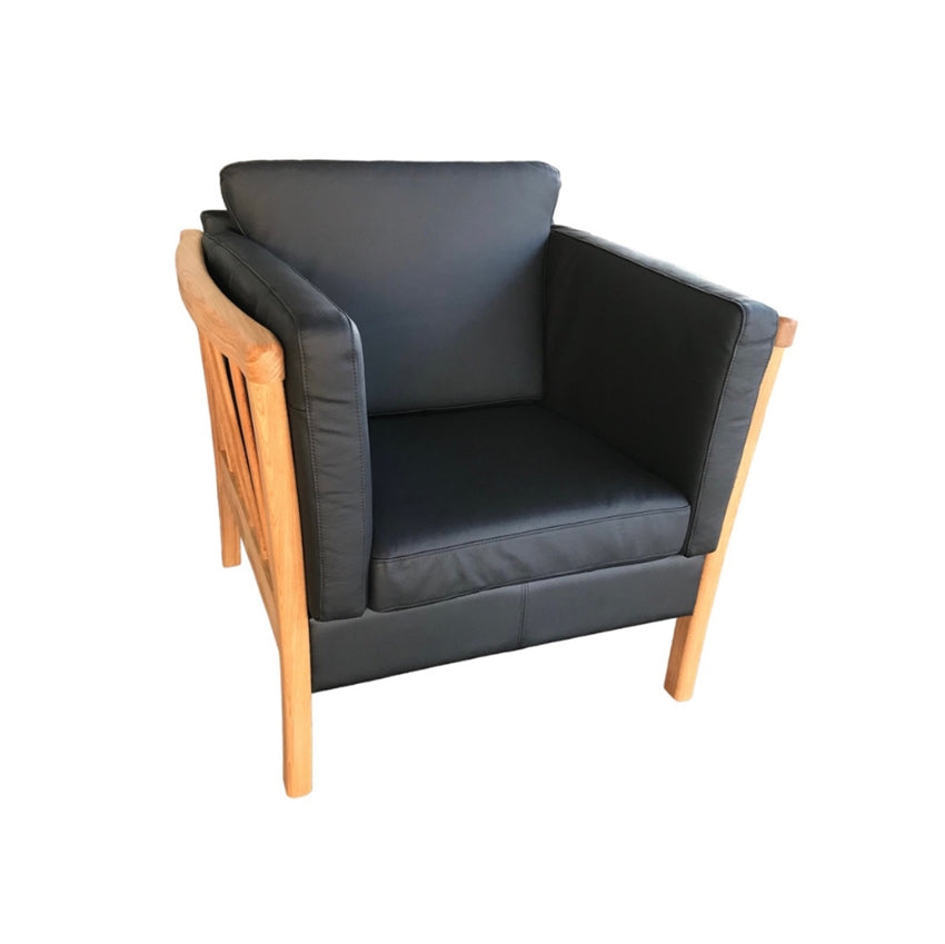 Ida lænestol med stel i ubehandlet bøgetræ og sort okselæder fra Comfort Living