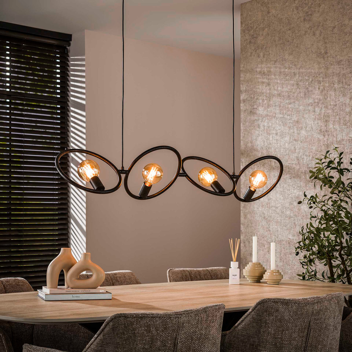 Se Circle - Loftlampe med fire metalringe Levering uden pære ❤ Kæmpe udvalg i 3-nordic - Køb online på udsalg og tilbud lige nu ❤ Lav fragtpris og hurtig levering - Varenummer: 3-nordic-8887-7356 og barcode / Ean: på lager - Udsalg på Lamper - Loftlamper - pendler - Langbordspendler Få op til 69% i rabat - Shop populære mærker fra over 2.739 brands