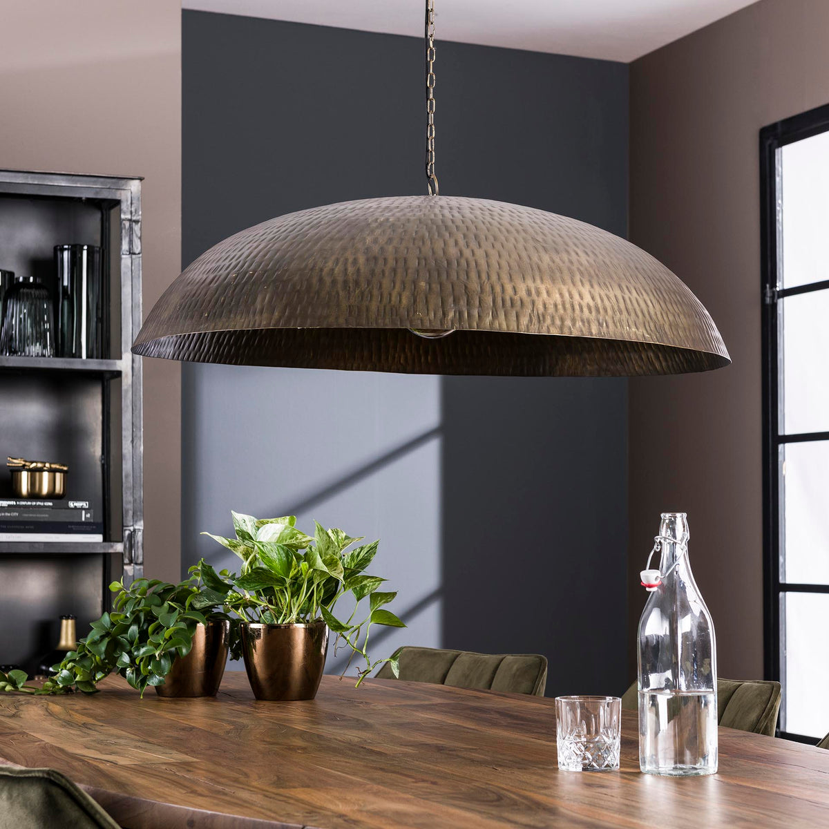Se Bertha - Loftlampe med stor metalskærm i antik bronze Levering med pære(r) ❤ Kæmpe udvalg i 3-nordic - Køb online på udsalg og tilbud lige nu ❤ Super billig fragt og lynhurtig levering - Varenummer: 3-nordic-3799-5684 og barcode / Ean: på lager - Udsalg på Lamper - Loftlamper - pendler - Pendler med 1 skærm Få op til 67% i rabat - Find over 1.798 brands på udsalg