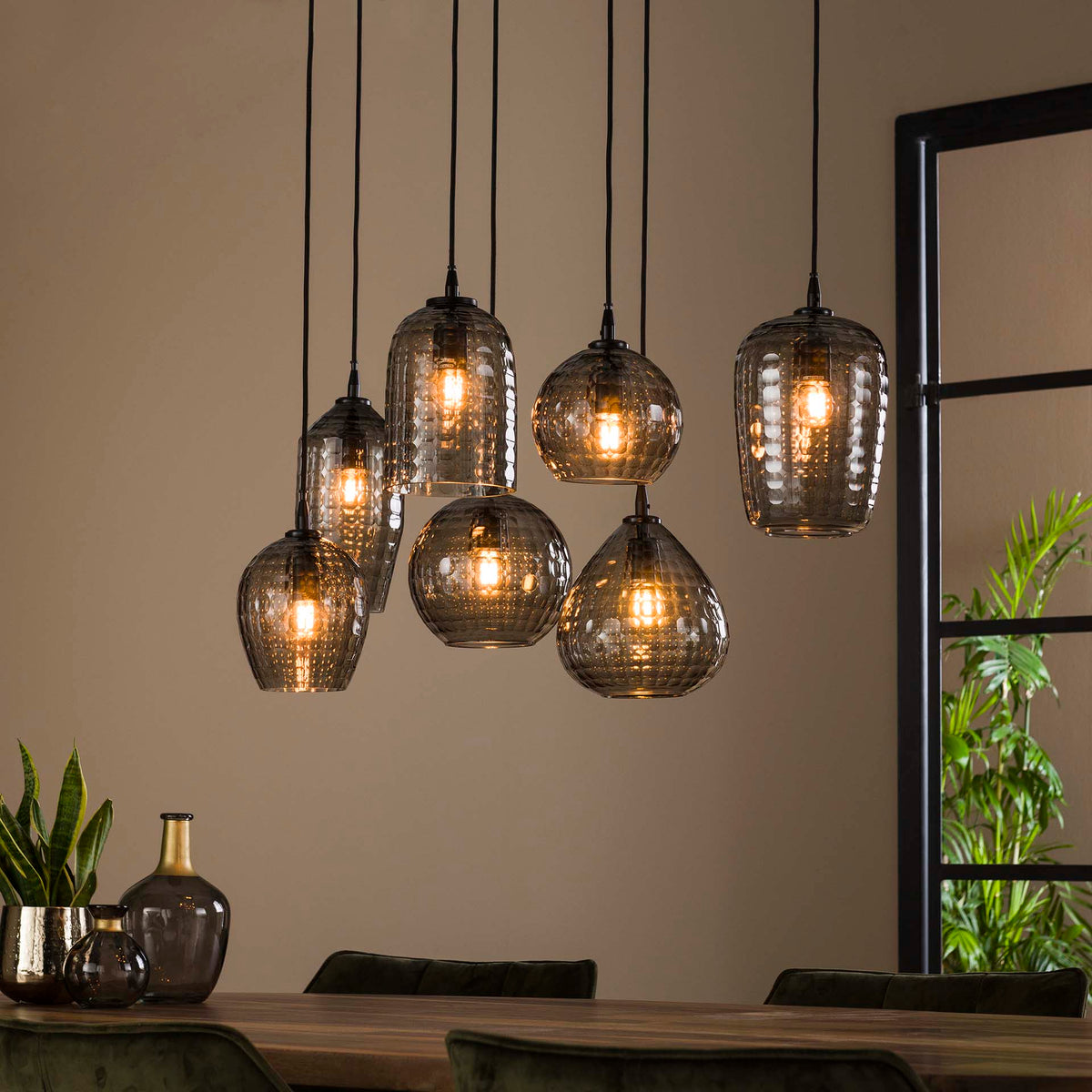 Se Player - Loftlampe med syv forskellige røgfarvede grå glaskupler Levering uden pære ❤ Kæmpe udvalg i 3-nordic - Køb online på udsalg og tilbud lige nu ❤ Lav fragtpris og hurtig levering - Varenummer: 3-nordic-3634-5624 og barcode / Ean: på lager - Udsalg på Lamper - Loftlamper - pendler - Langbordspendler Store besparelser – op til 77% - Shop over 2.281 kendte brands på udsalg