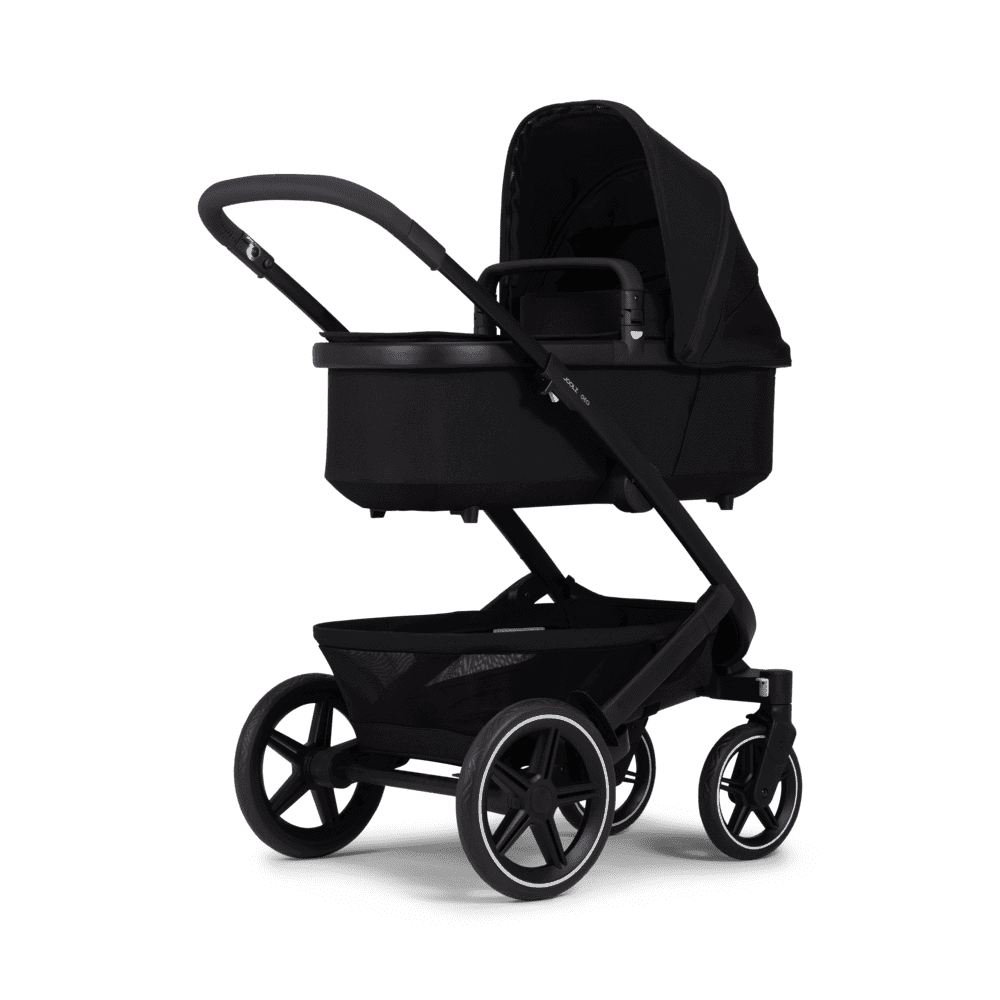 Joolz Geo3 kombivogn med liggedel og klapvogn i farven Space Black