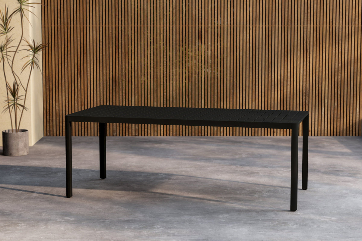 Sort Giardini udendørs spisebord fra Venture Home, 200 x 90 cm