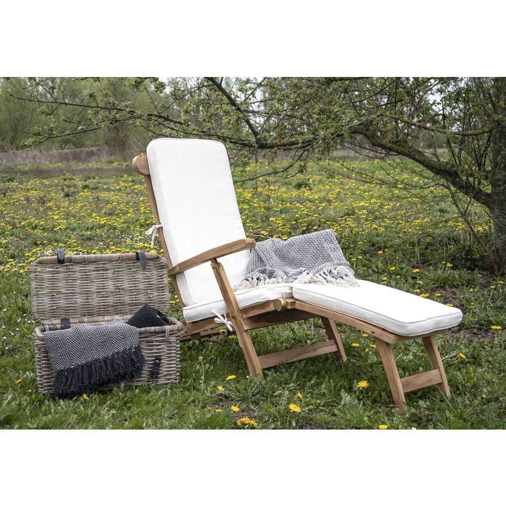 Se House Nordic - Arrecife Dækstol, med Hynde Sæt - Teak/Bomuld Natur/Hvid ❤ Kæmpe udvalg i House Nordic - Køb online på udsalg og tilbud lige nu ❤ Billig fragt og hurtig levering - Varenummer: Bolig&Haven-61414502433098 og barcode / Ean: 5713917006120 på lager - Udsalg på Op til 61% rabat - Kendte mærker på udsalg – over 1.329 brands