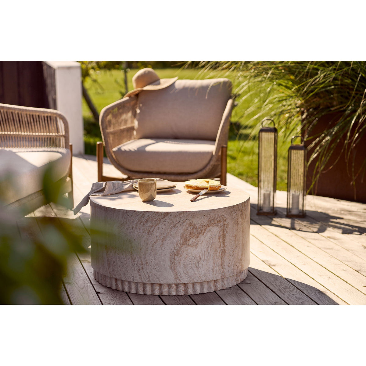 Se House Nordic - Bonn Sofabord, Rillet Base Fiberclay, Natur - Ø75 x 37 cm ❤ Kæmpe udvalg i House Nordic - Køb online på udsalg og tilbud lige nu ❤ Hurtig levering til lave fragtpriser - Varenummer: Bolig&Haven-61258278699338 og barcode / Ean: 5713917041930 på lager - Udsalg på Spar stort – op til 71% - Over 2.739 kendte brands på stort udsalg