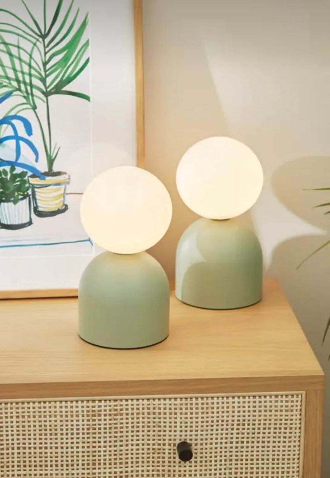 Se NORDVÄRK BRZ-340113 bordlampe - hvid glas og mint grøn metal ❤ Kæmpe udvalg i NORDVÄRK - Køb online på udsalg og tilbud lige nu ❤ Billig fragt og hurtig levering - Varenummer: Boboonline-125204 og barcode / Ean: 8684284142568 på lager - Udsalg på Interiør,
Belysning,
Lamper,
Billige lamper,
Billige bordlamper,
Dagligstue, Få op til 69% i rabat - Over 1.798 brands samlet på udsalg