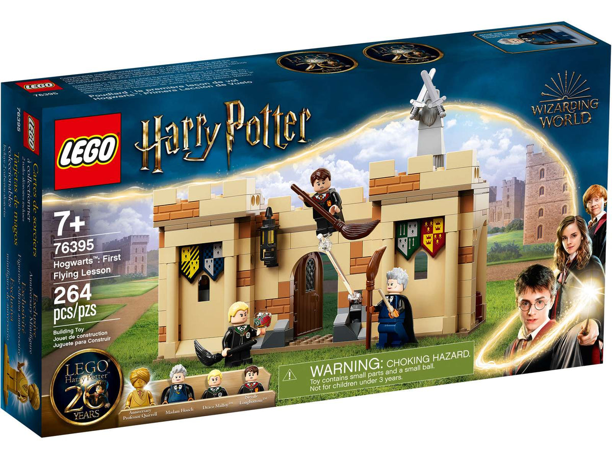 LEGO Harry Potter-sættet Hogwarts: Første flyvelektion (76395) med kosteflyvning og Quidditch-træning