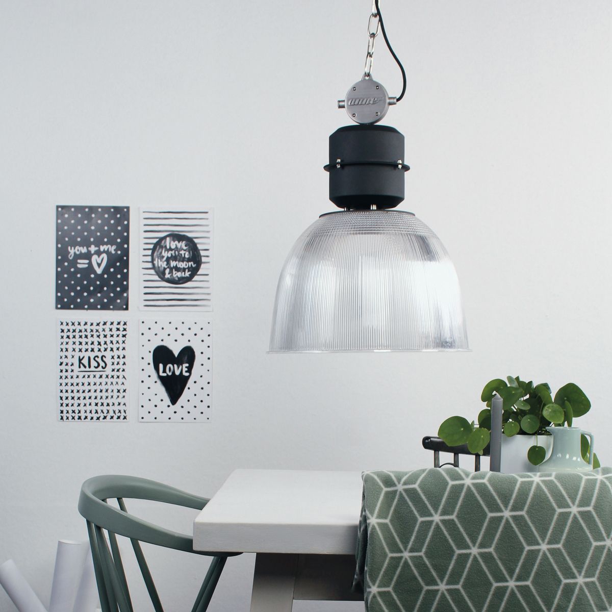 Se Danko - pendel i metal og plastic skærm ❤ Kæmpe udvalg i 3-nordic - Køb online på udsalg og tilbud lige nu ❤ Meget billig fragt og hurtig levering - Varenummer: 3-nordic-4360 og barcode / Ean: på lager - Udsalg på Lamper - Loftlamper - pendler - Pendler med 1 skærm Spar helt op til 73% - Stort udsalg på over 739 brands
