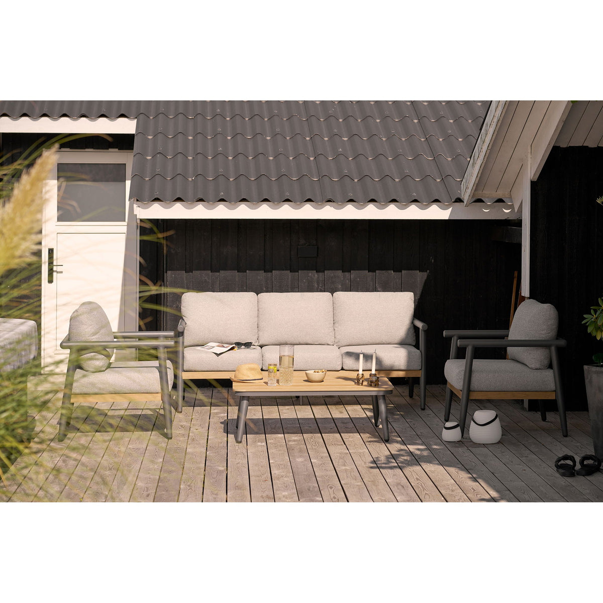 Se House Nordic - Comillas Loungesæt,- 3-pers. Sofa, 2 Stole, Sofabord inkl. Hynder ❤ Kæmpe udvalg i House Nordic - Køb online på udsalg og tilbud lige nu ❤ Billig fragt • Hurtig levering - Varenummer: Bolig&Haven-61256728346954 og barcode / Ean: 5713917040278 på lager - Udsalg på Få op til 67% i rabat - Shop udsalg fra mere end 1.798 mærker