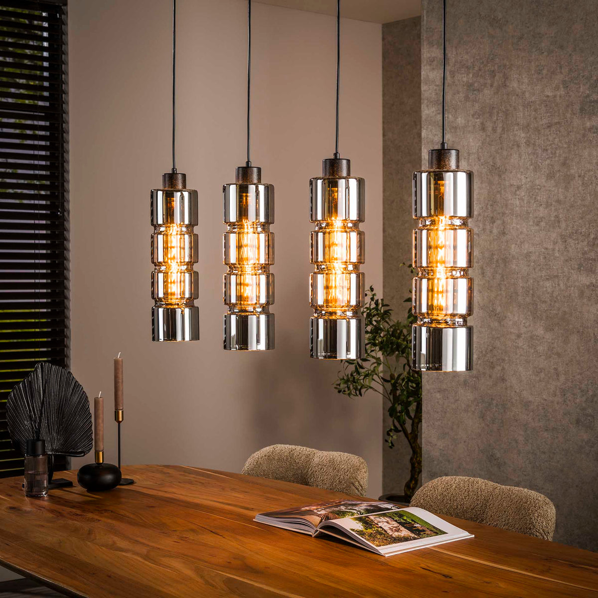 Se Baldo - Loftampe i metal og forkromet glas Levering uden pære ❤ Kæmpe udvalg i 3-nordic - Køb online på udsalg og tilbud lige nu ❤ Meget billig fragt og hurtig levering - Varenummer: 3-nordic-8332-7087 og barcode / Ean: på lager - Udsalg på Lamper - Loftlamper - pendler - Langbordspendler Op til 57% rabat - Over 2.739 mærker samlet ét sted