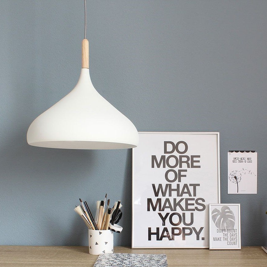 Se Gine - loftlampe i hvid metal og træ ❤ Kæmpe udvalg i 3-nordic - Køb online på udsalg og tilbud lige nu ❤ Meget billig fragt og hurtig levering - Varenummer: 3-nordic-4148 og barcode / Ean: på lager - Udsalg på Lamper - Loftlamper - pendler - Pendler med 1 skærm Få op til 69% i rabat - Over 1.798 brands samlet på udsalg