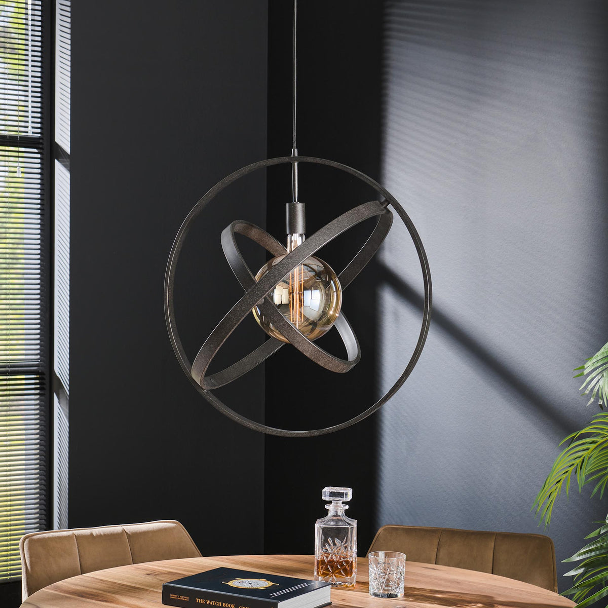 Se Universe - Loftlampe med rustik skærm i metal Levering uden pære ❤ Kæmpe udvalg i 3-nordic - Køb online på udsalg og tilbud lige nu ❤ Lav fragtpris og hurtig levering - Varenummer: 3-nordic-4860-6409 og barcode / Ean: på lager - Udsalg på Lamper - Loftlamper - pendler - Pendler med 1 skærm Spar helt op til 57% - Over 739 kendte brands på udsalg