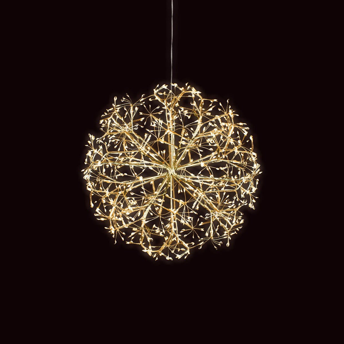Gylden dekorativ lyskugle med 360 LED-lys fra Nordic Winter, Ø30 cm