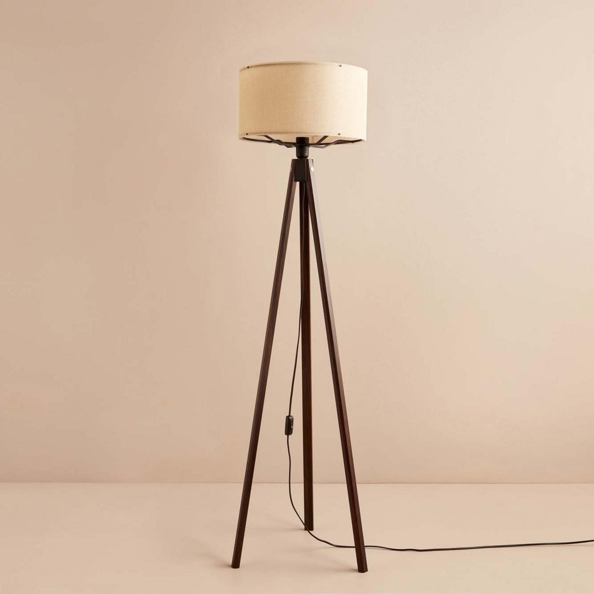 Se NORDVÄRK AYD-3450 gulvlampe - stof og brun MDF ❤ Kæmpe udvalg i - Køb online på udsalg og tilbud lige nu ❤ Lav fragtpris og hurtig levering - Varenummer: Boboonline-125020 og barcode / Ean: 8683742105596 på lager - Udsalg på Interiør,Belysning,Lamper,Gulvlamper og standerlamper,
Interiør,
Belysning,
Lamper,
Dagligstue, Spar stort – op til 53% - Kæmpe udsalg på over 2.739 brands