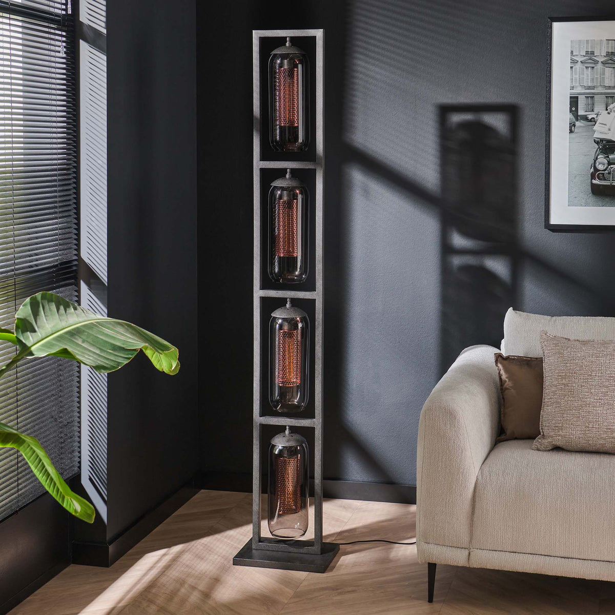 Se Big-Smoke - Gulvlampe i røgfarvet glas og kobber, højde 190 cm. Levering uden pære ❤ Kæmpe udvalg i 3-nordic - Køb online på udsalg og tilbud lige nu ❤ Billig fragt og hurtig levering - Varenummer: 3-nordic-4855-6399 og barcode / Ean: på lager - Udsalg på Lamper - Gulvlamper Store besparelser – op til 67% - Spar stort på mere end 2.739 brands