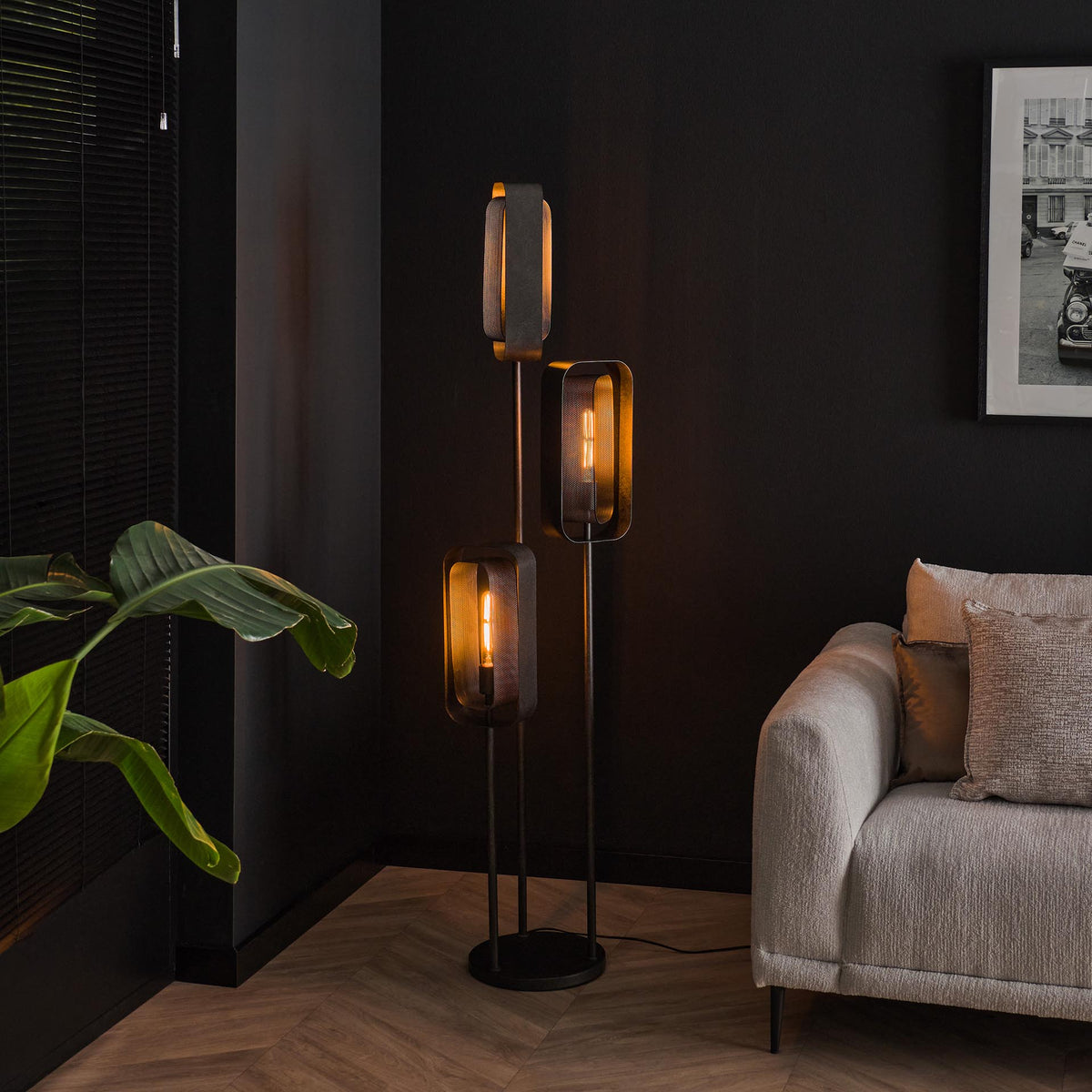 Se Doblas - Gulvlampe i sort metal Levering med pære(r) ❤ Kæmpe udvalg i 3-nordic - Køb online på udsalg og tilbud lige nu ❤ Meget billig fragt og hurtig levering - Varenummer: 3-nordic-5740-6774 og barcode / Ean: på lager - Udsalg på Lamper - Gulvlamper Spar stort – op til 53% - Eksklusivt udsalg på over 2.739 brands