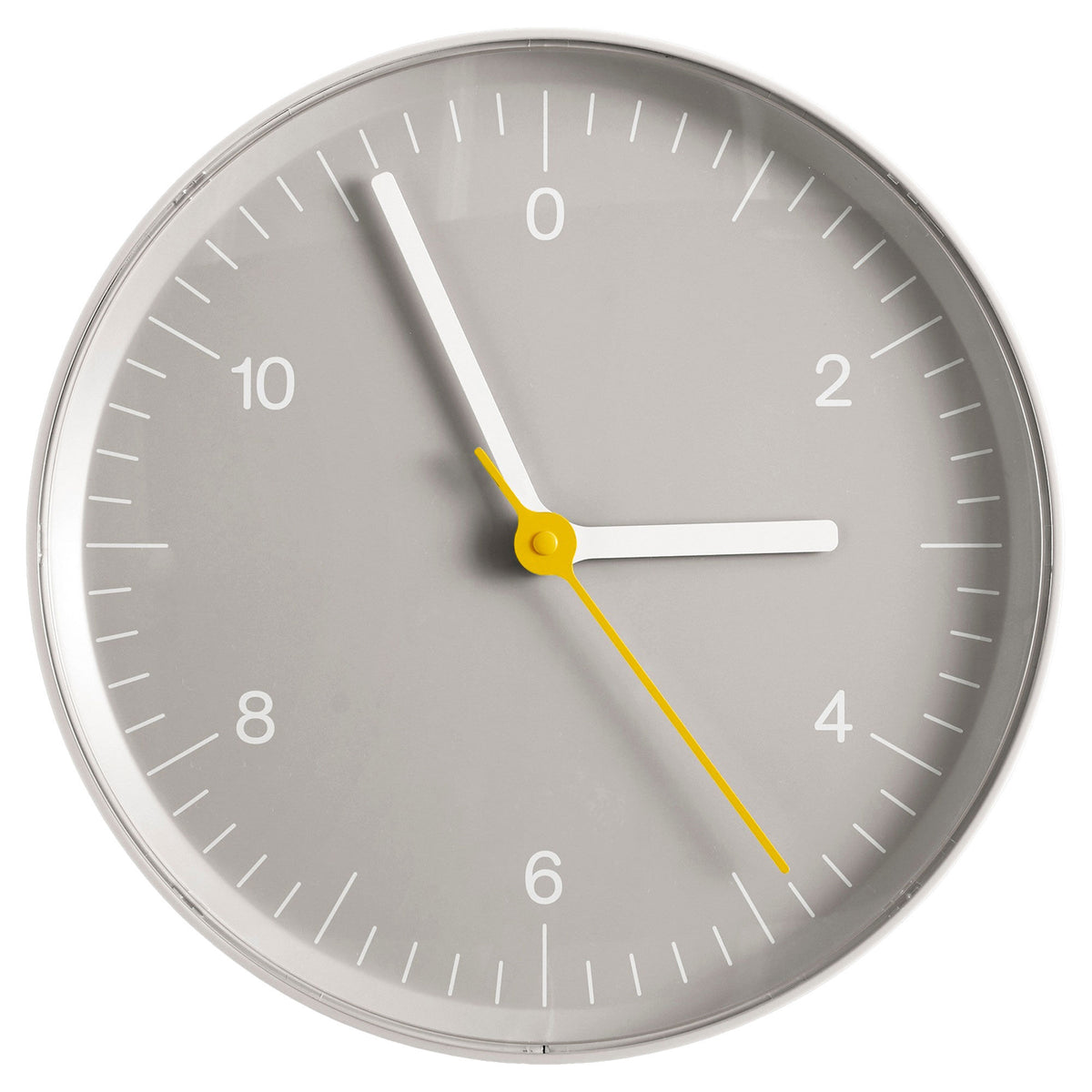 Gråt Hay Wall Clock vægur designet af Jasper Morrison med industrielt udtryk
