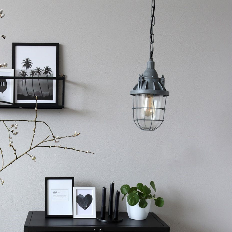 Se Adra - industriel loftlampe i grå metalfarve ❤ Kæmpe udvalg i 3-nordic - Køb online på udsalg og tilbud lige nu ❤ Billig fragt og hurtig levering - Varenummer: 3-nordic-4328 og barcode / Ean: på lager - Udsalg på Lamper - Loftlamper - pendler - Pendler med 1 skærm Spar helt op til 79% - Kæmpe udsalg på over 739 brands