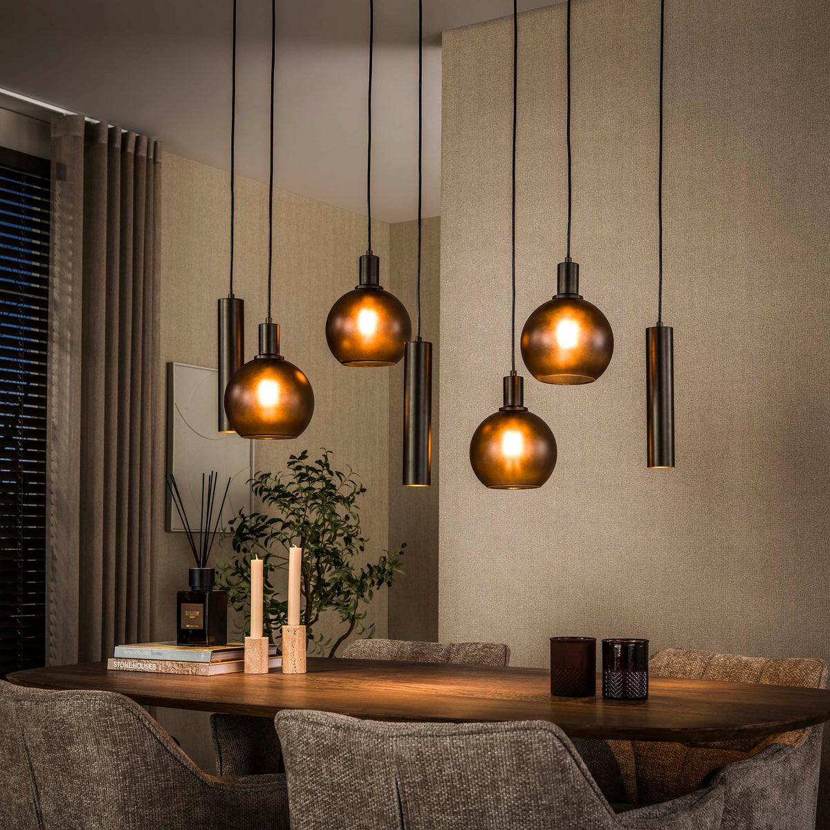 Se Bambino - Loftlampe med kombination af syv kupler i glas og brun metal Levering uden pære ❤ Kæmpe udvalg i 3-nordic - Køb online på udsalg og tilbud lige nu ❤ Billig fragt • Hurtig levering - Varenummer: 3-nordic-8994-7428 og barcode / Ean: på lager - Udsalg på Lamper - Loftlamper - pendler - Langbordspendler Få op til 63% i rabat - Find over 1.798 brands på udsalg