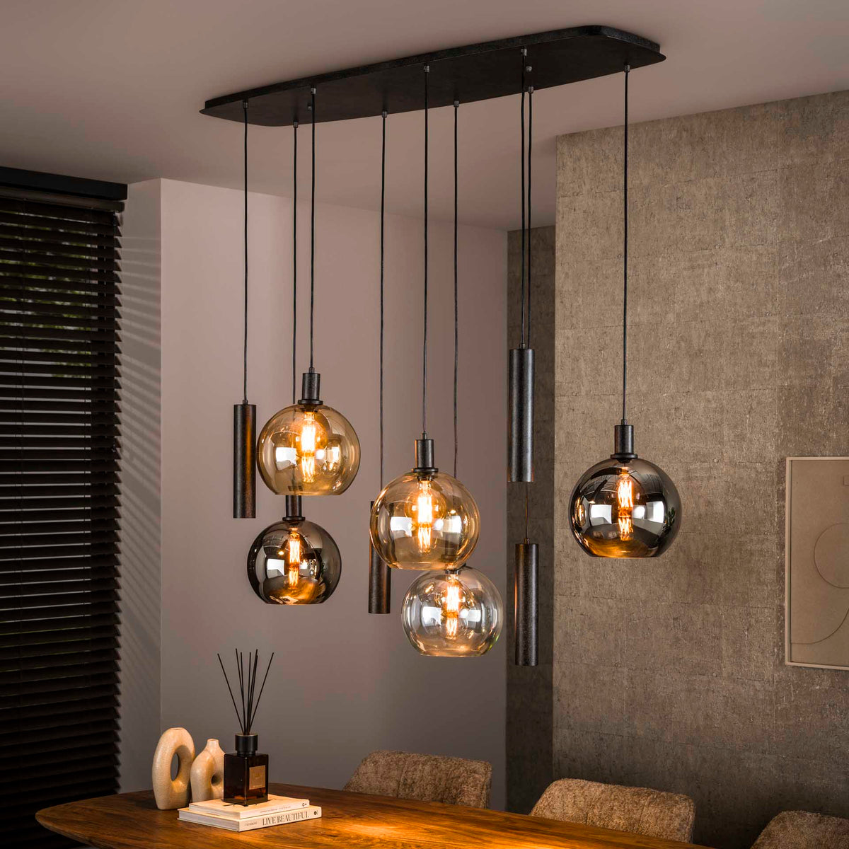Se Bambino - Loftlampe med kombination af ni kupler i glas og metal Levering uden pære ❤ Kæmpe udvalg i 3-nordic - Køb online på udsalg og tilbud lige nu ❤ Meget billig fragt og hurtig levering - Varenummer: 3-nordic-8938-7389 og barcode / Ean: på lager - Udsalg på Lamper - Loftlamper - pendler - Langbordspendler Få op til 67% i rabat - Over 1.798 brands samlet på udsalg