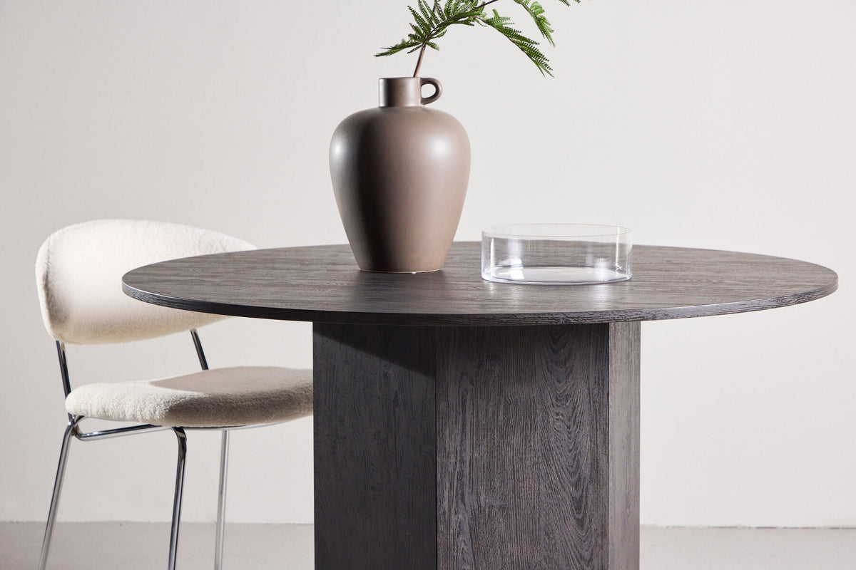 Se Venture Home - Tekla spisebord - sort MDF med struktur - Ø120x75 cm ❤ Kæmpe udvalg i Venture Home - Køb online på udsalg og tilbud lige nu ❤ Meget billig fragt og hurtig levering - Varenummer: Bolig&Haven-52765749215562 og barcode / Ean: 7340220846631 på lager - Udsalg på Spar helt op til 73% - Over 739 kendte brands på udsalg