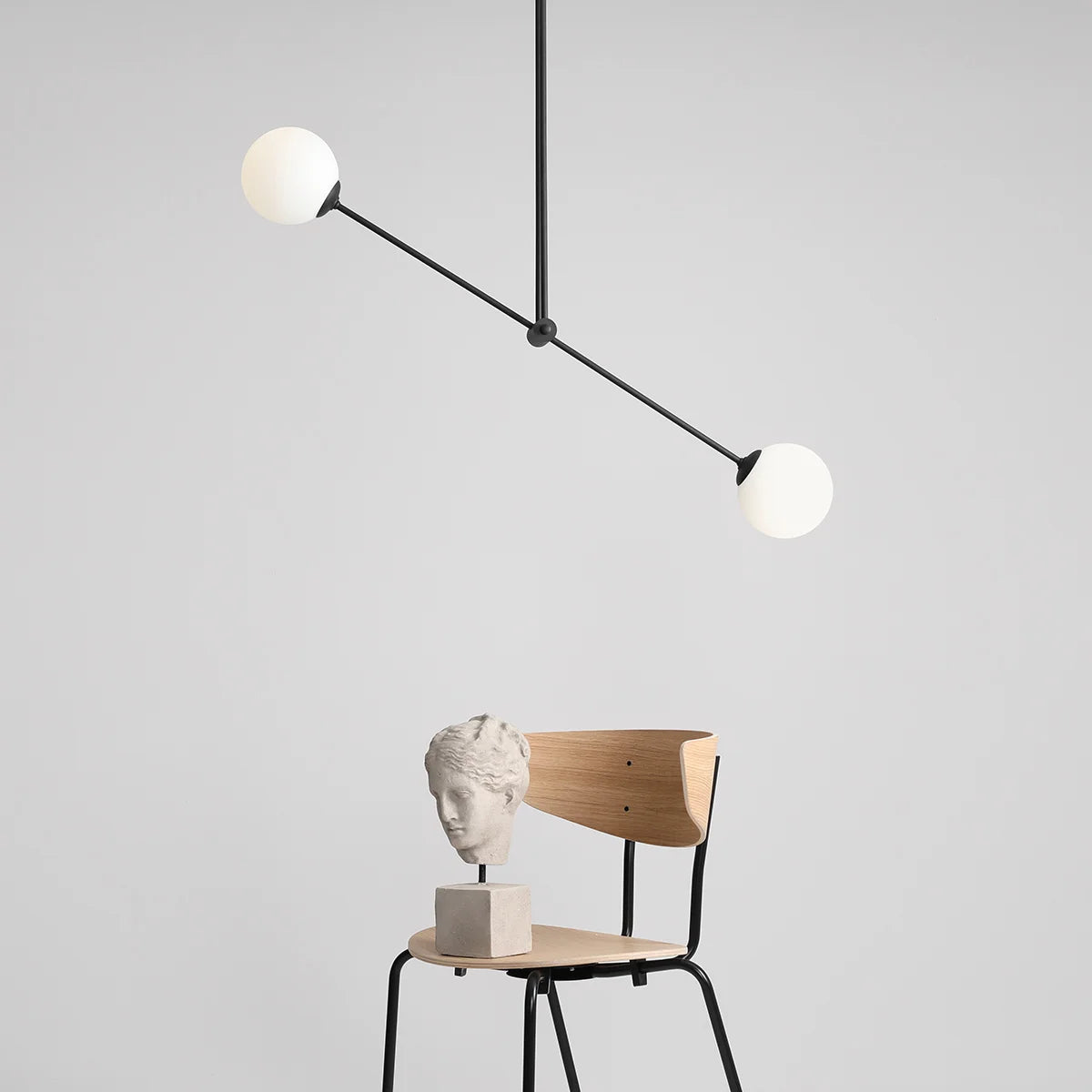 Se Point - Loftlampe i sort metal og to hvide skærme ❤ Kæmpe udvalg i 3-nordic - Køb online på udsalg og tilbud lige nu ❤ Super billig fragt og lynhurtig levering - Varenummer: 3-nordic-3255 og barcode / Ean: på lager - Udsalg på Lamper - Loftlamper - pendler - Plafond lamper & lysekroner Få op til 69% i rabat - Over 1.798 brands samlet på udsalg