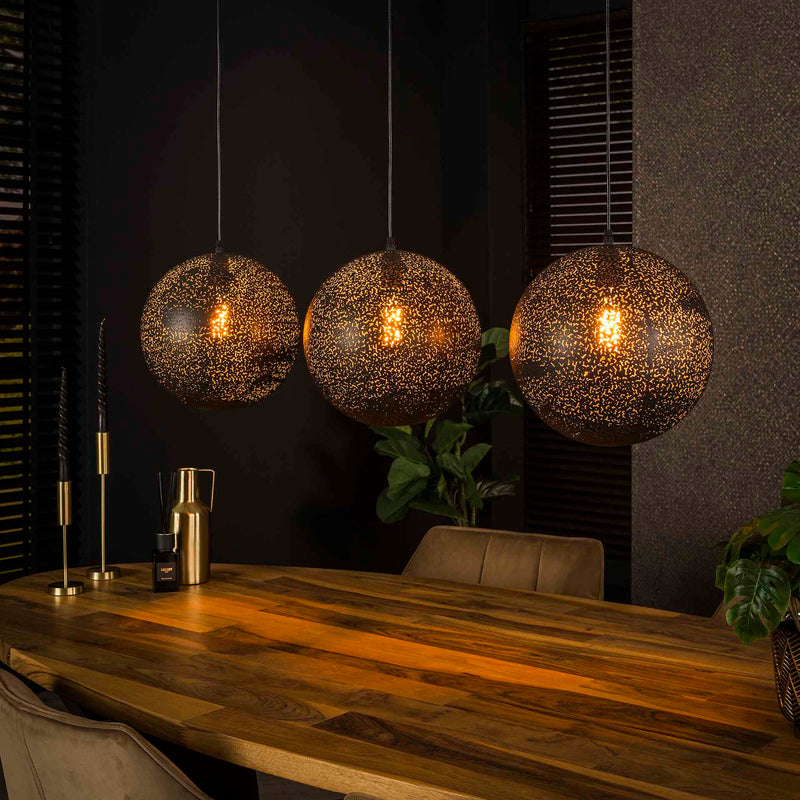 Se Wic Loftlampe med tre skærme i sort hullet metal på udsalg! Billig fragt & hurtig levering (1-2 hverdage). Spar op til 59% på tilbuddet. Over 1354 design mærker på udsalg.