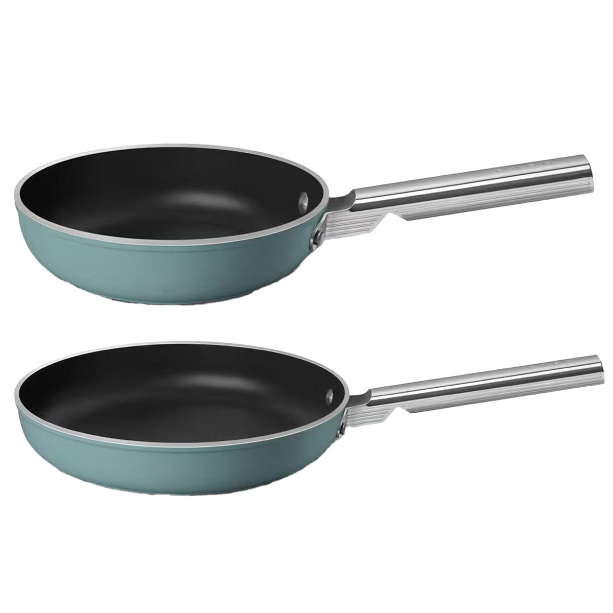 Smeg stegepandesæt i smaragdgrøn med to pander på 20 og 28 cm